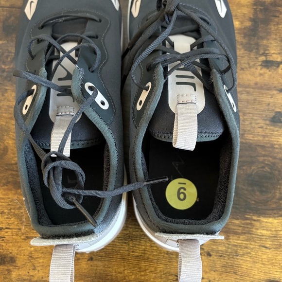 Nike Women's Air Max Dia Casual Sneakers from Finish Line - Picture 10 of 15